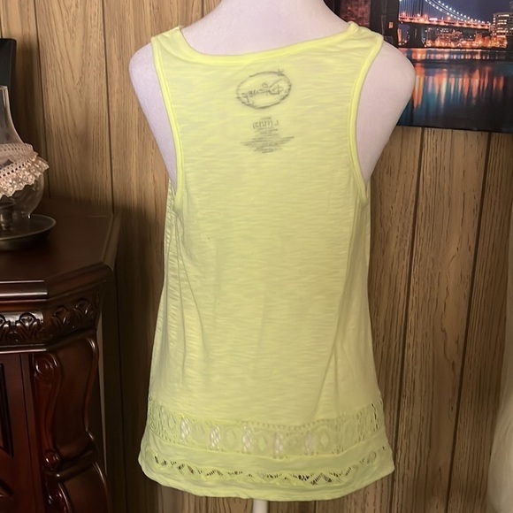 DISNEY SLEEVELESS BLOUSE NEON YELLOW SIZE L(11-13) - Picture 4 of 9